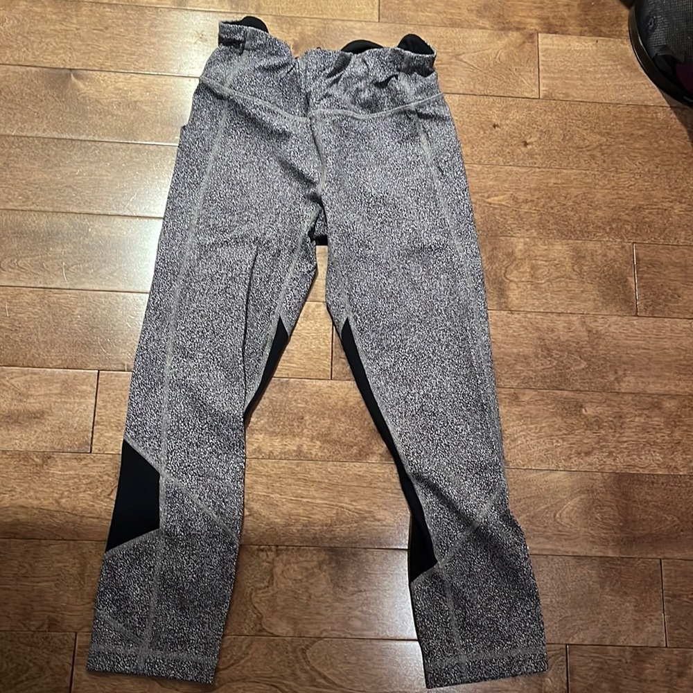 Lululemon pace rival legging